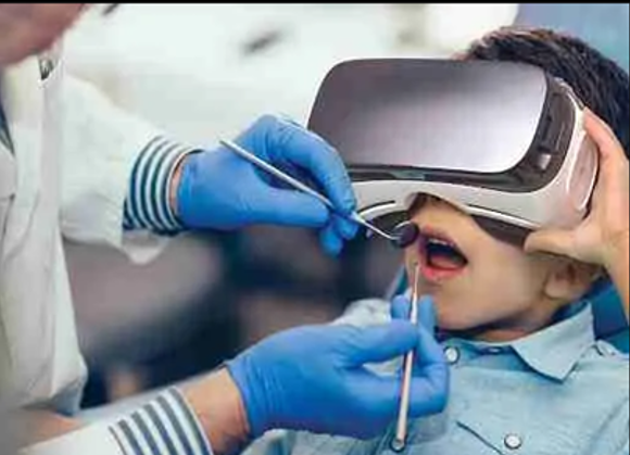 استخدام تقنيات الواقع الافتراضي لجعل طب الأسنان ممتعًا للأطفال